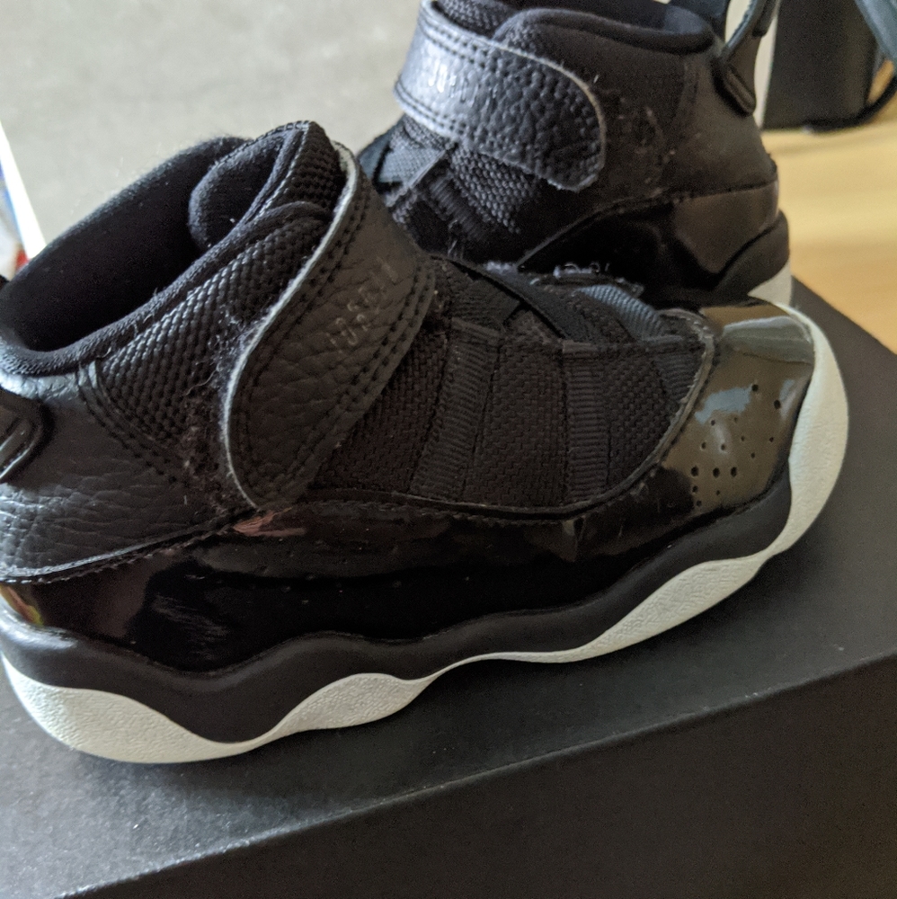 Jordan 6 ring black and grey